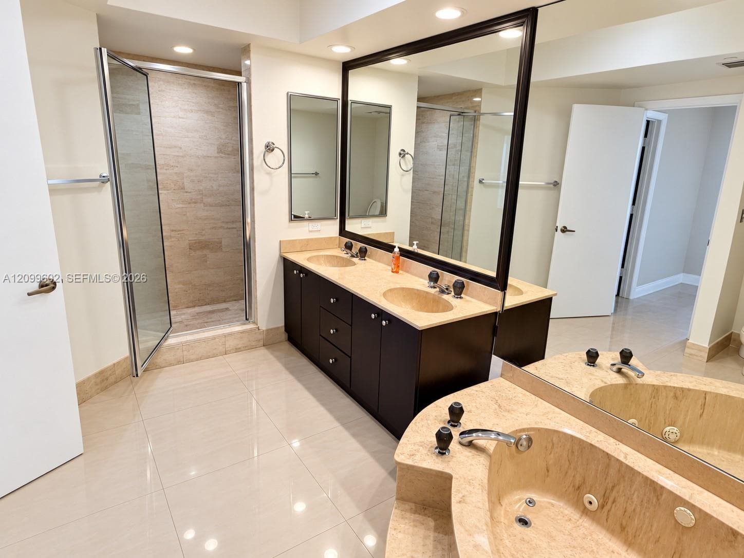 20281 E Country Club Dr 809 photo 13