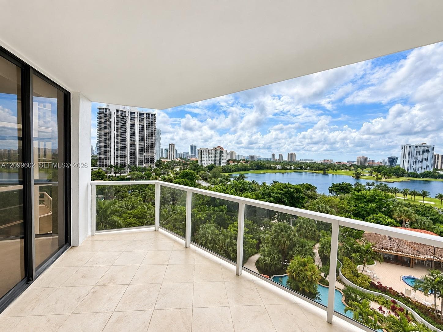 20281 E Country Club Dr 809 photo 3