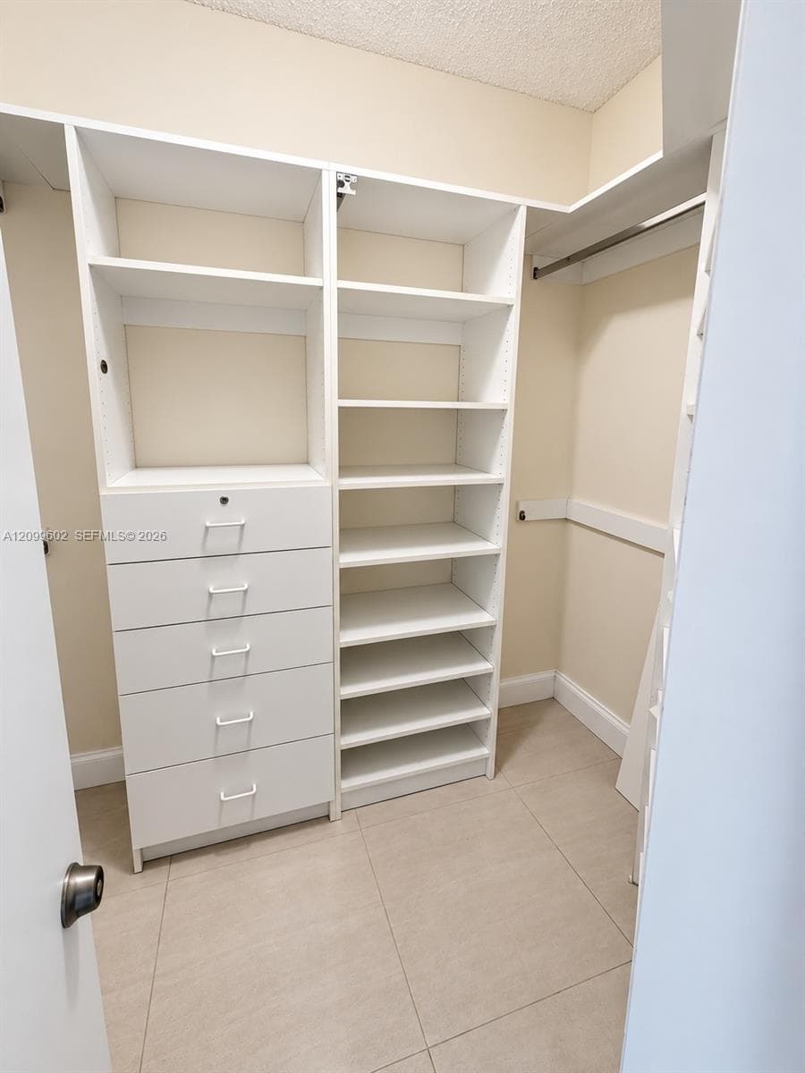20281 E Country Club Dr 809 photo 24