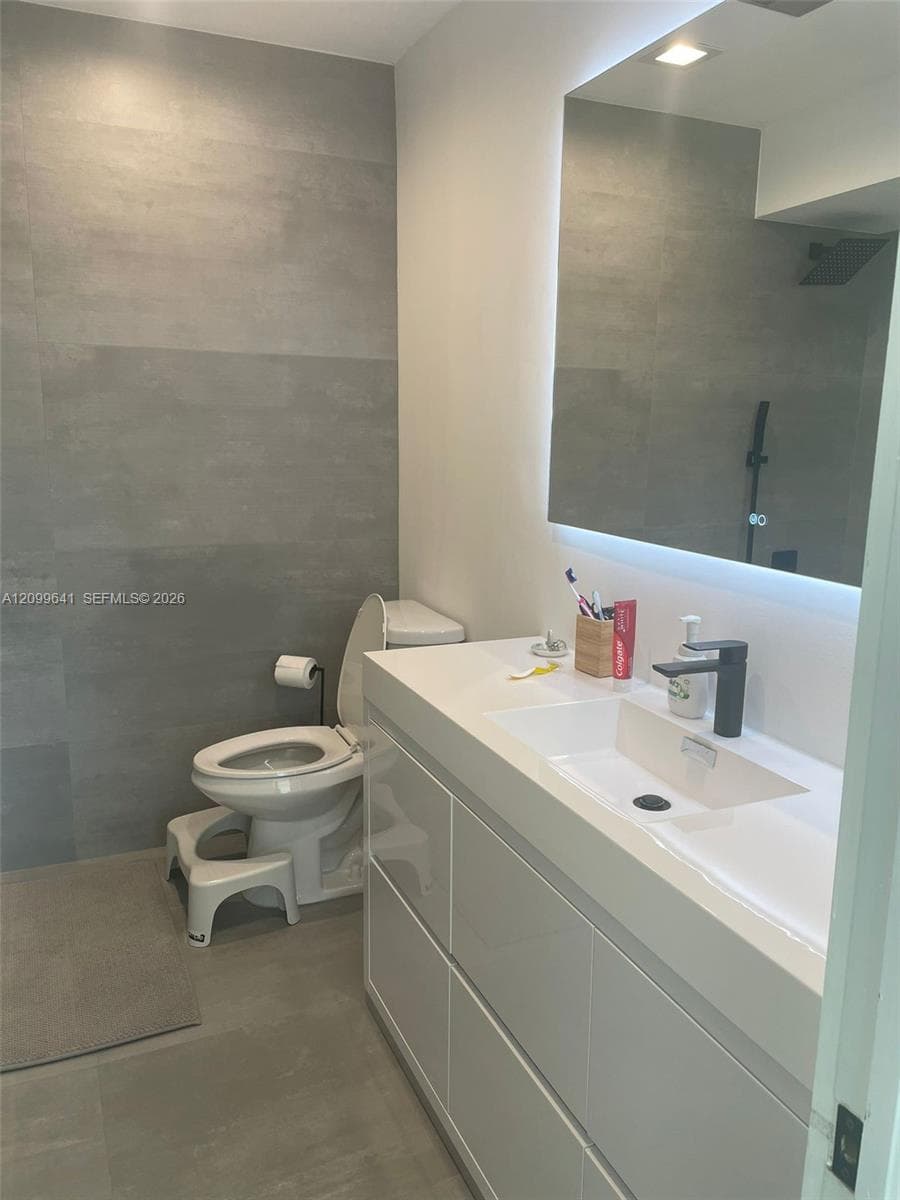 3720 NE 167th St 39 photo 10