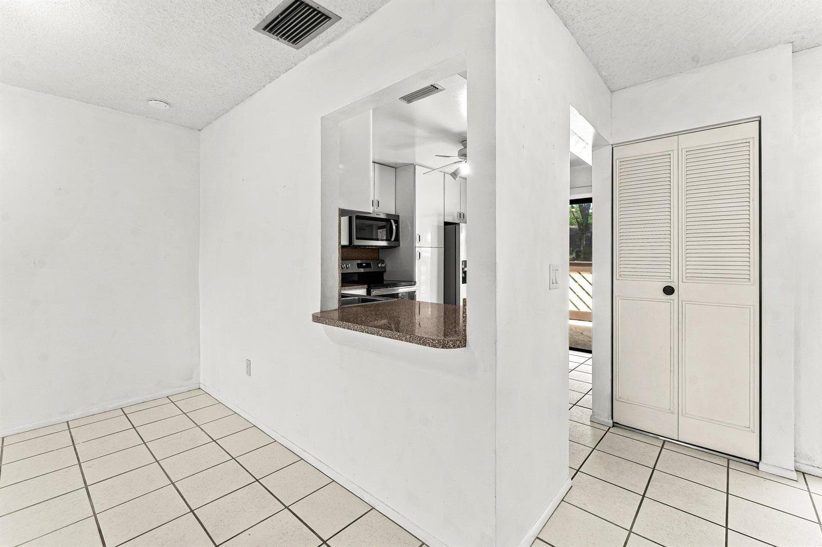 83 WOOD ROSE Court photo 16