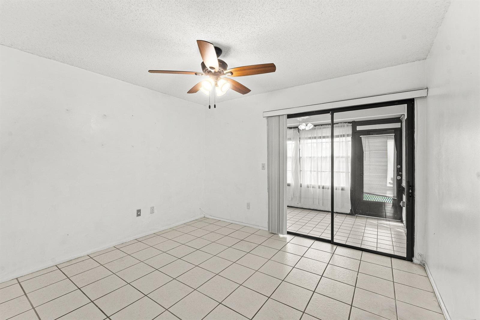 83 WOOD ROSE Court photo 24