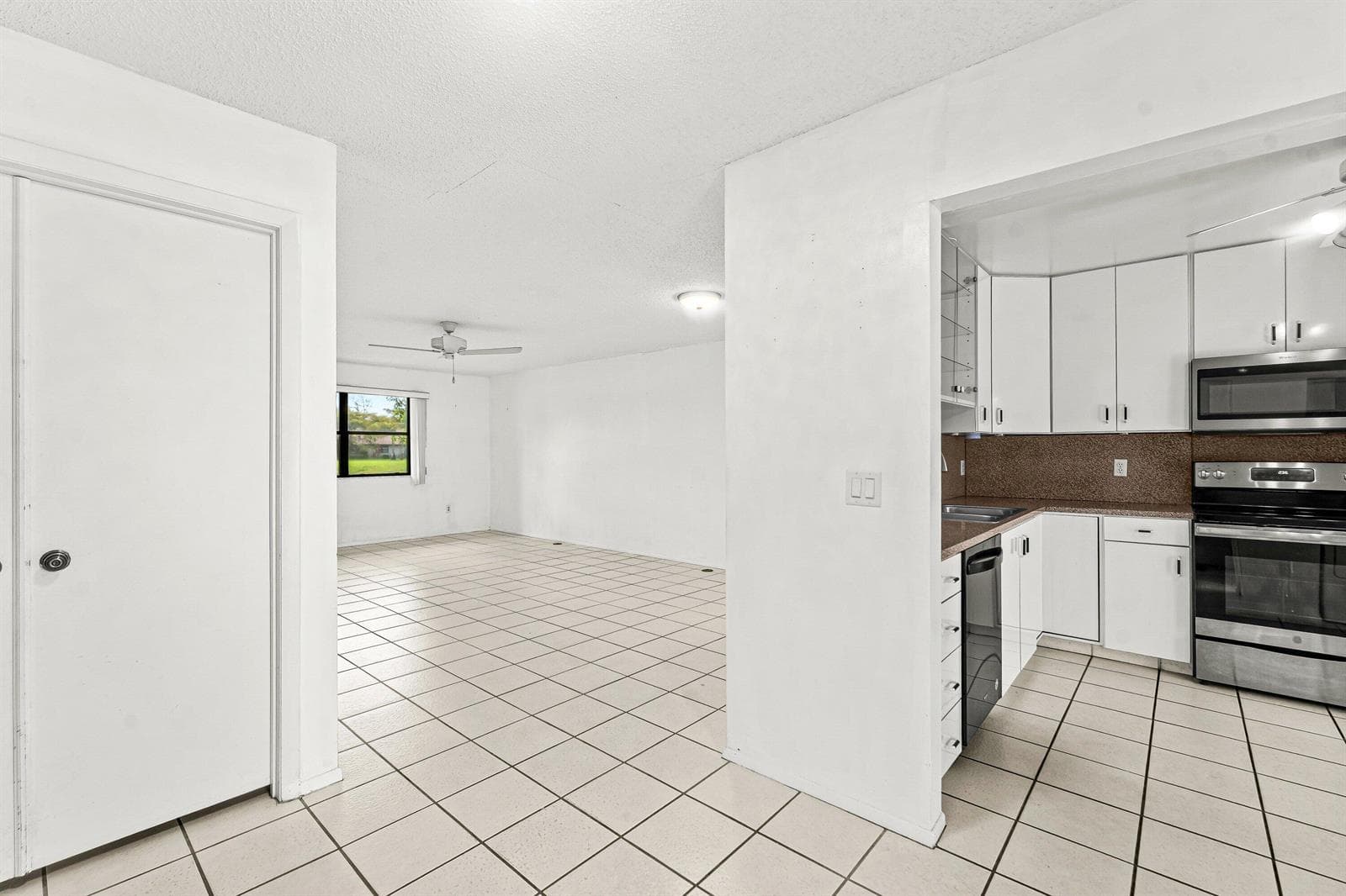 83 WOOD ROSE Court photo 18