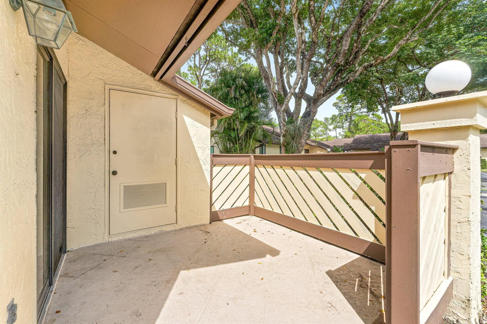 83 WOOD ROSE Court photo 4
