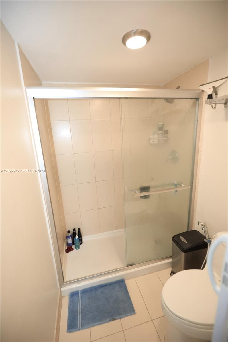 600 NE 36th St 1614 photo 21
