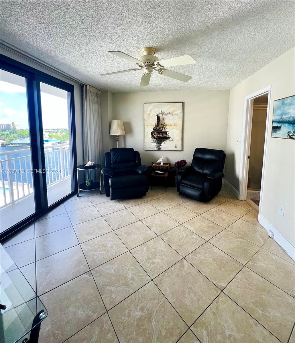3100 NE 48th St 610 photo 5