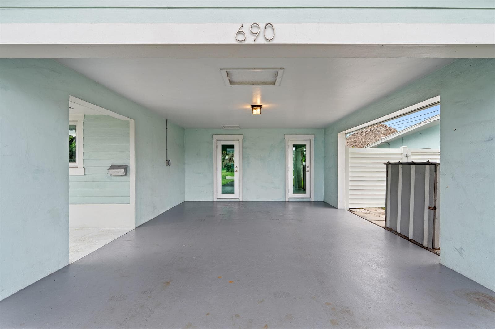 690 SE 5th Court photo 5