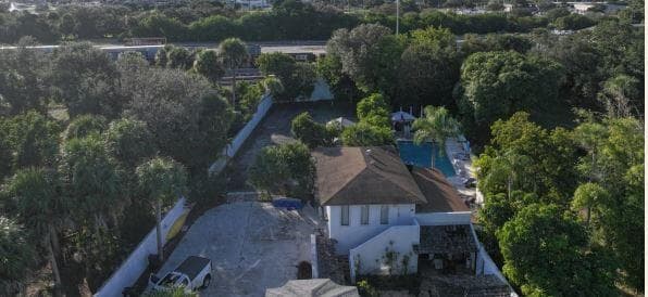 1009 S Indian River Drive photo 5