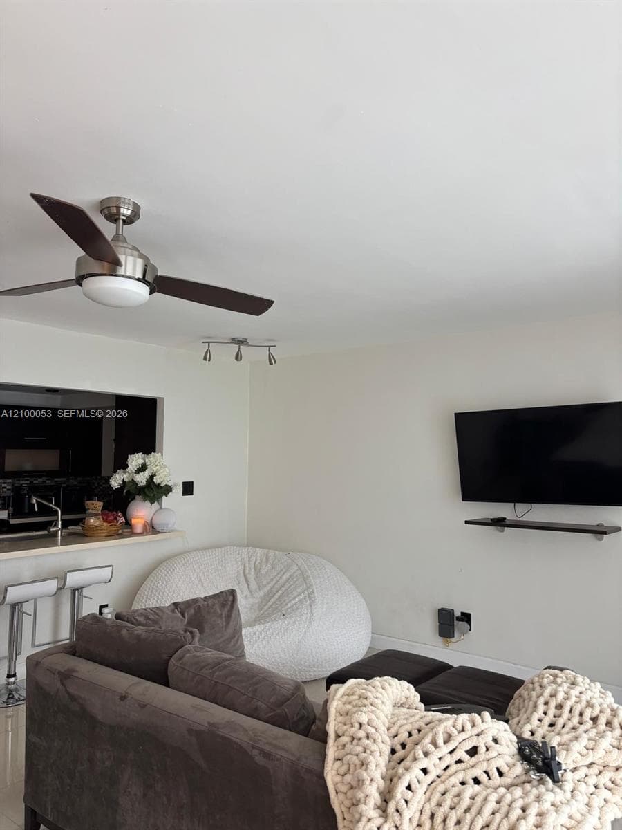 5401 Collins Ave 1232 photo 7