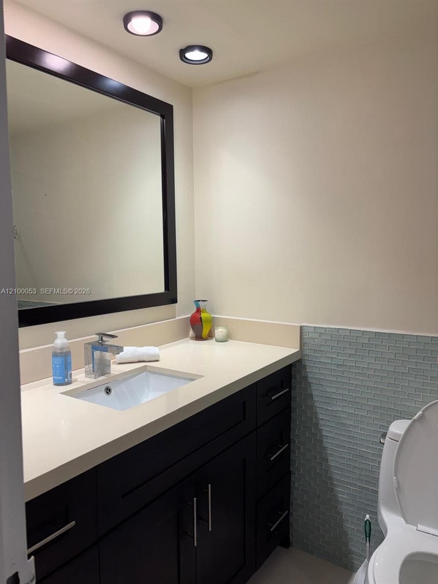 5401 Collins Ave 1232 photo 9
