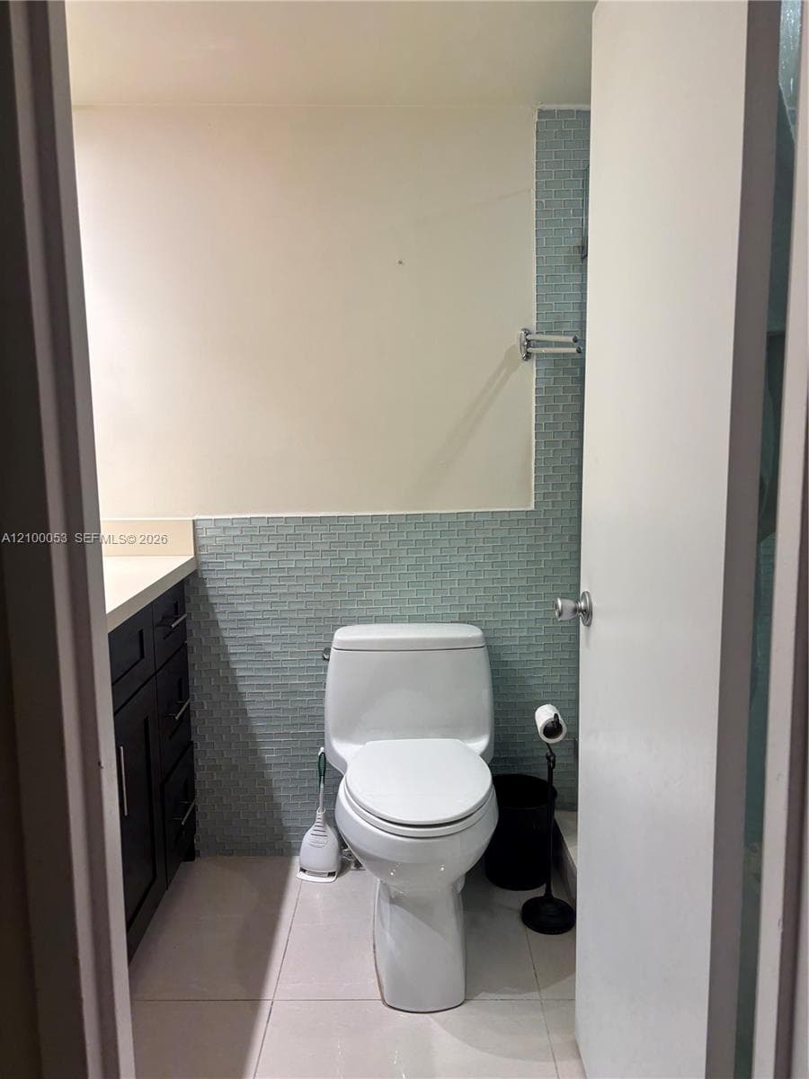 5401 Collins Ave 1232 photo 10