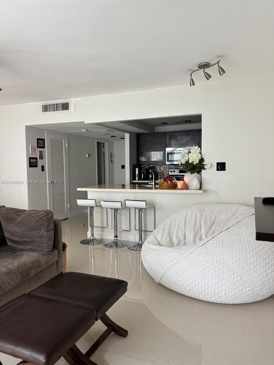 5401 Collins Ave 1232 photo 8