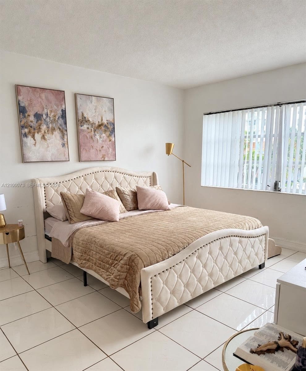 440 Paradise Isle Blvd 306 photo 4