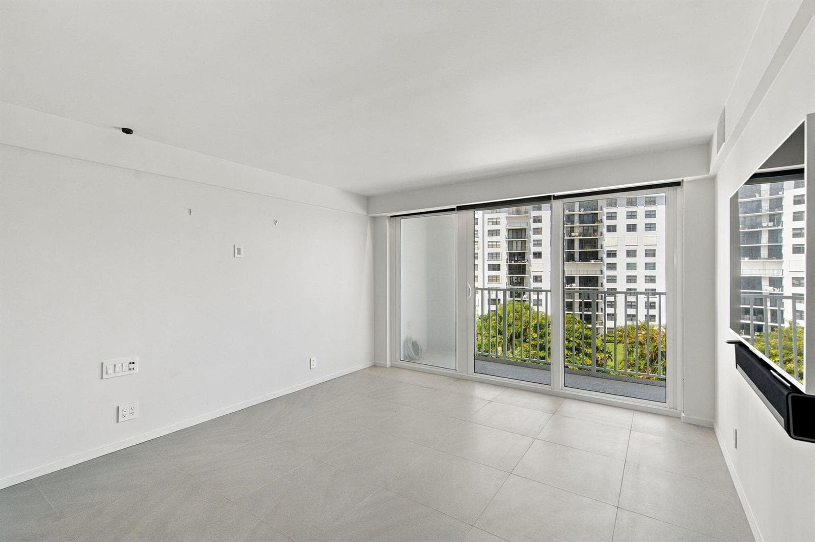 3901 S FLAGLER Drive 605 photo 14