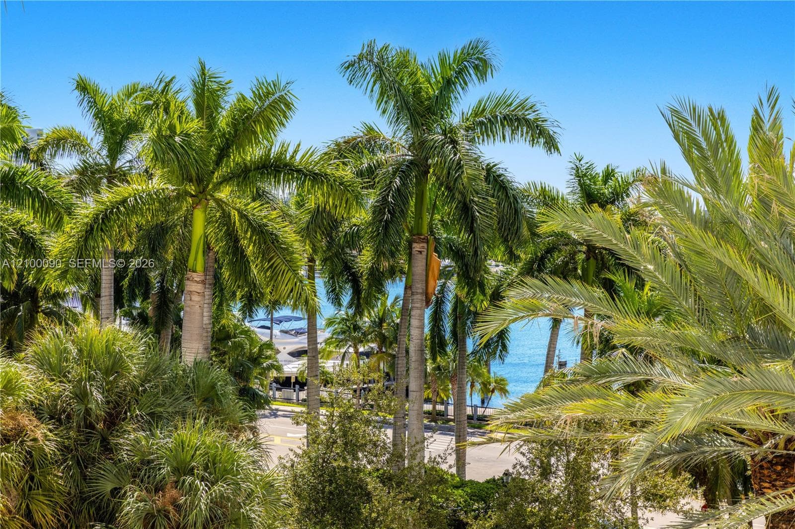 21205 Yacht Club Dr 504 photo 14