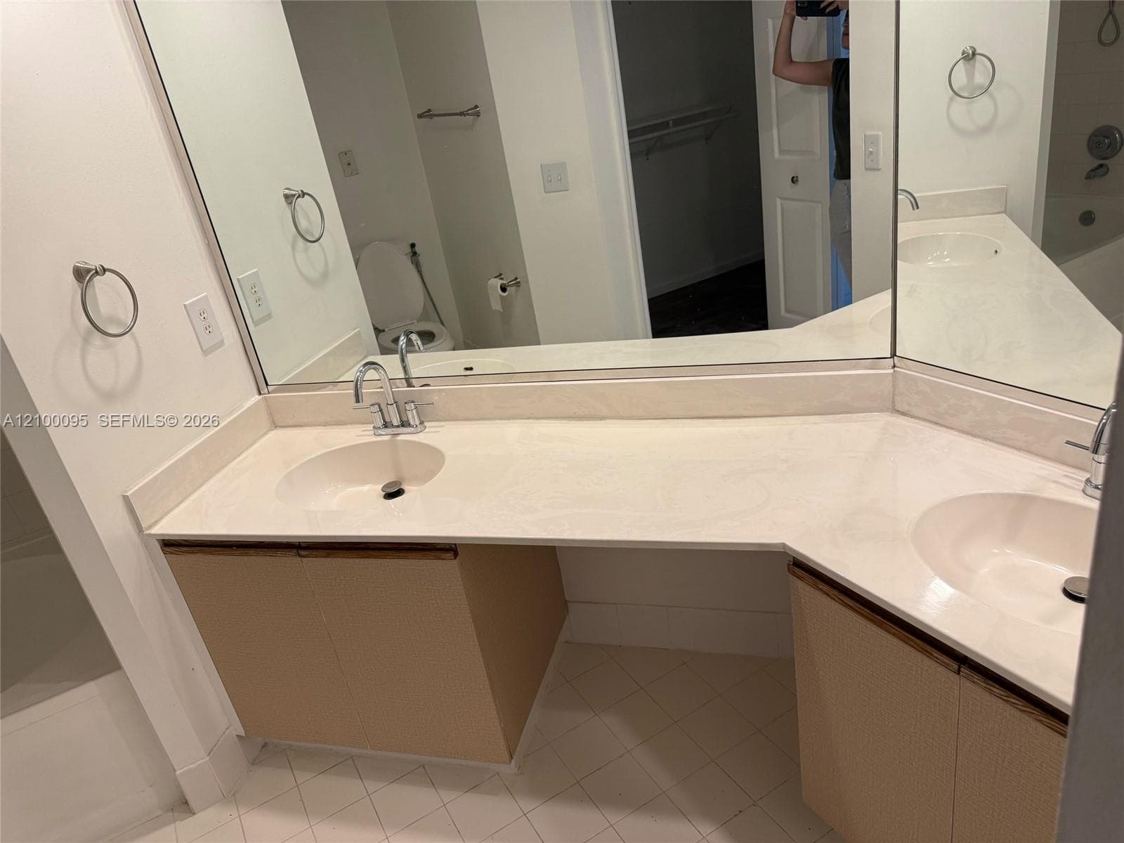 3245 NE 184th St 13406 photo 18