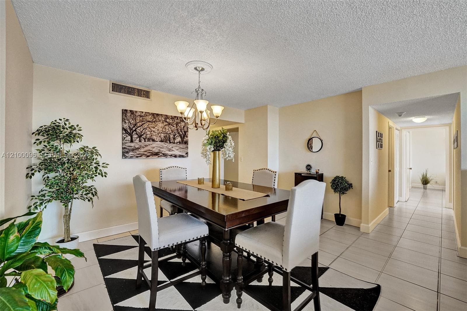 2500 Parkview Dr 1716 photo 6