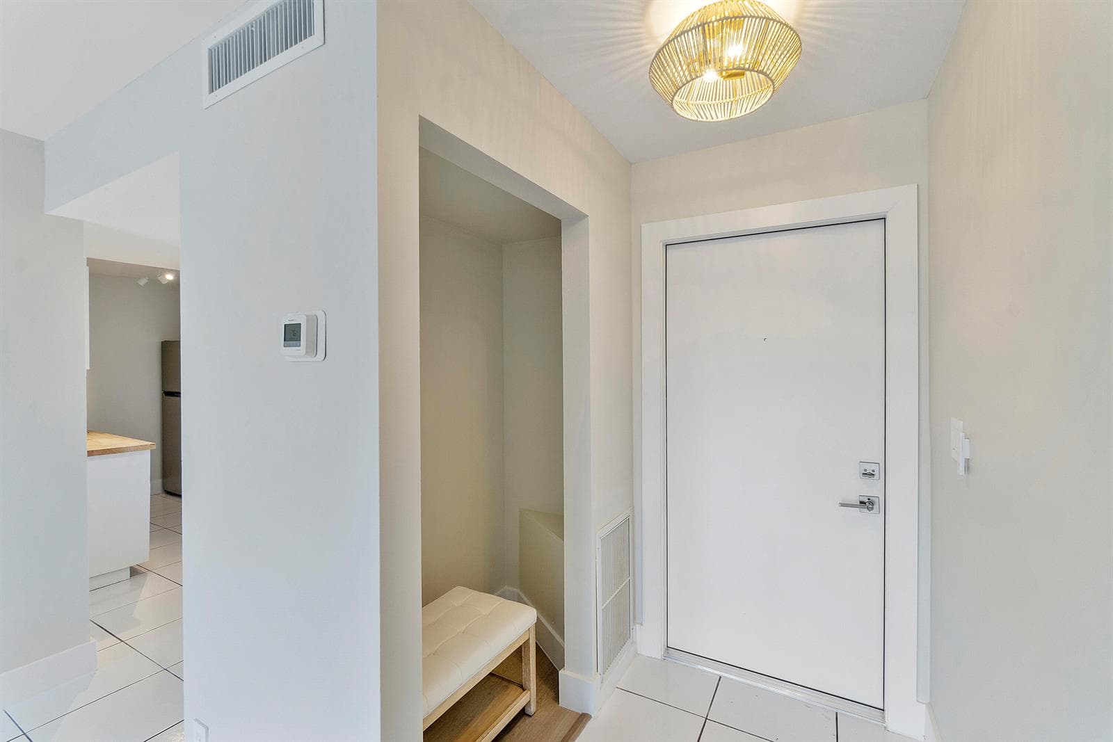 689 NE 6th Court photo 4