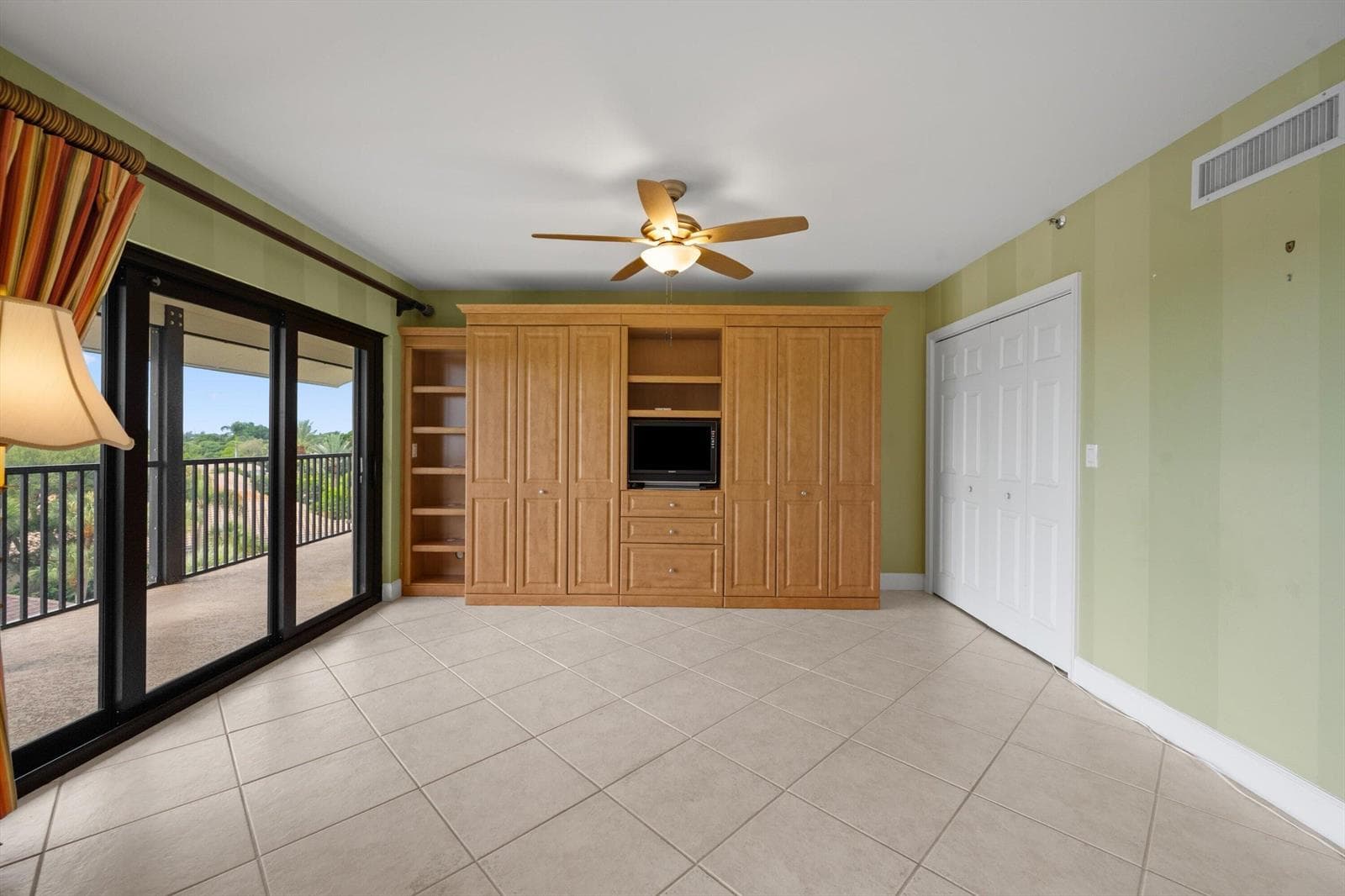 16910 BAY Street E501 photo 13