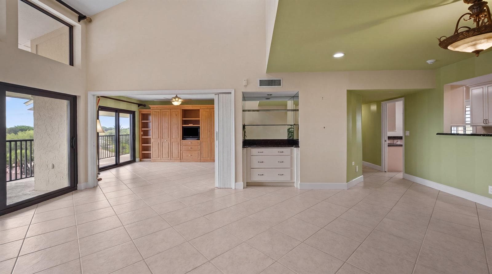 16910 BAY Street E501 photo 7