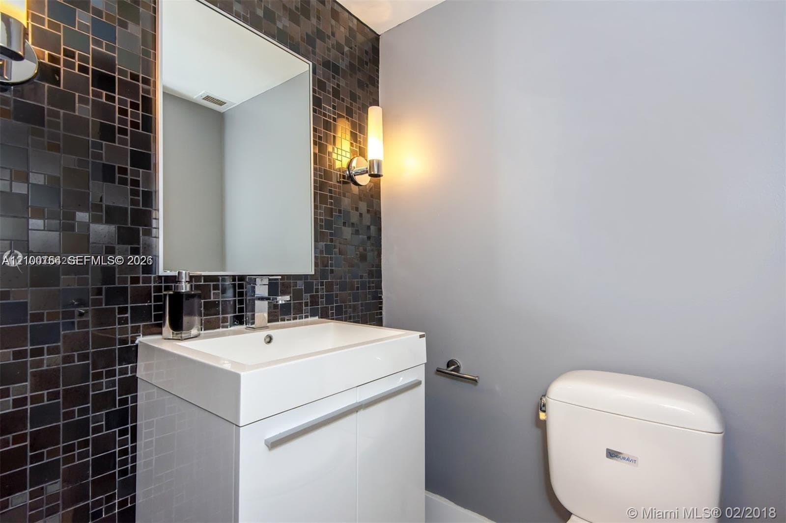 300 Bayview Dr 1102 photo 17