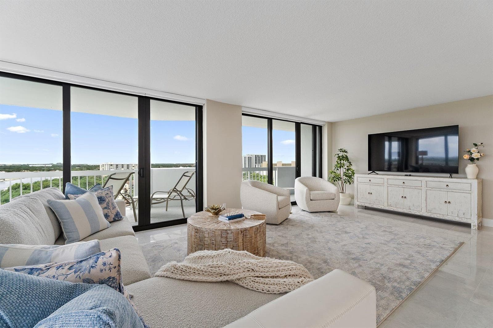 123 Lakeshore Drive 1544 photo 6