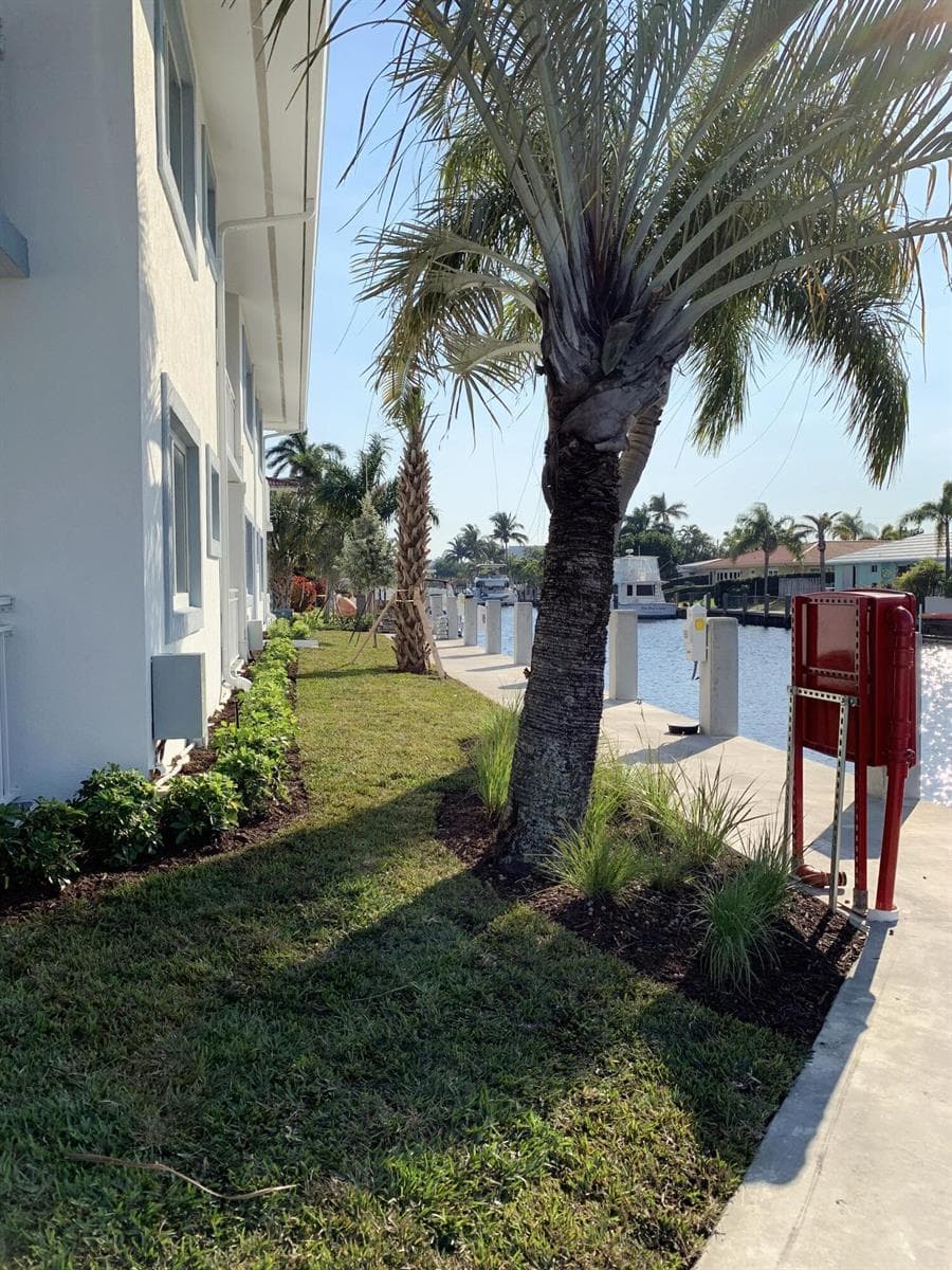 231 Marine Court 2 photo 7