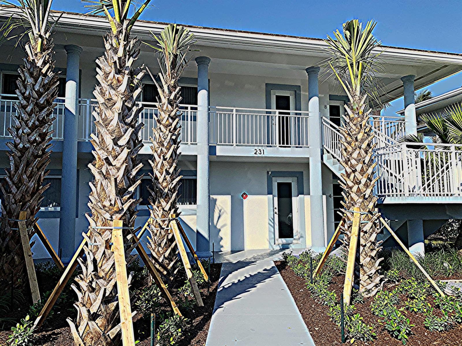 231 Marine Court 2 photo 1