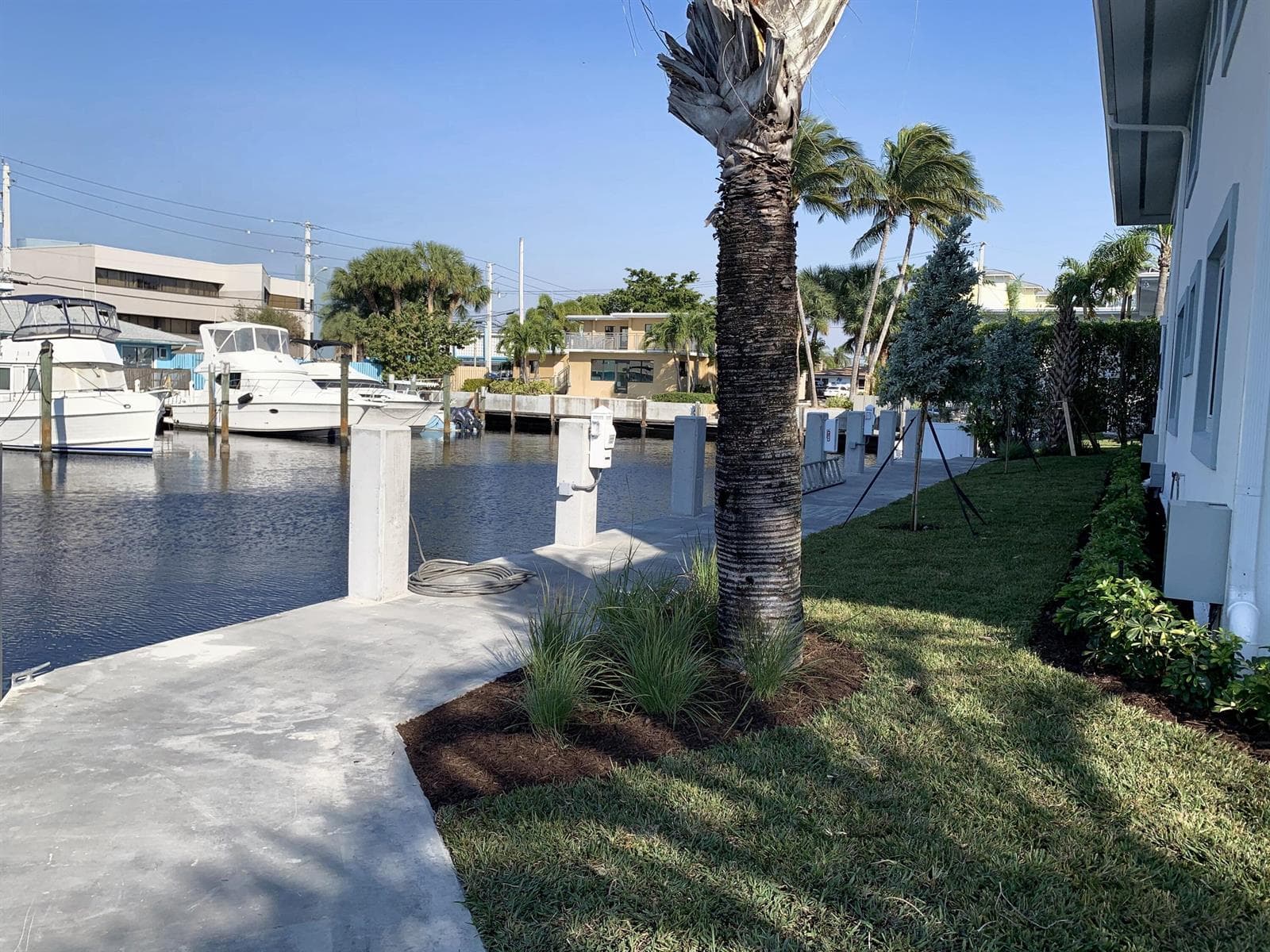 231 Marine Court 2 photo 5