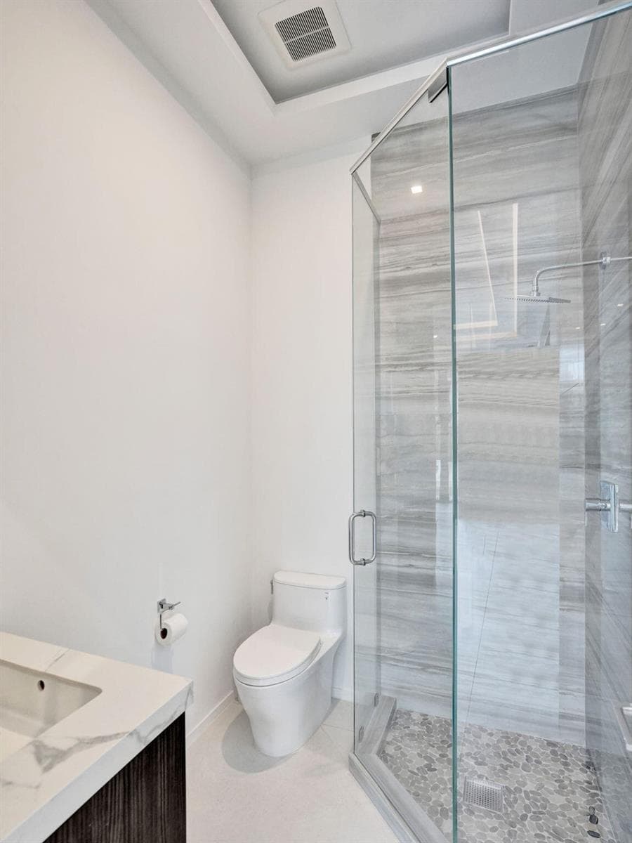 424 COCONUT ISLE Drive photo 11