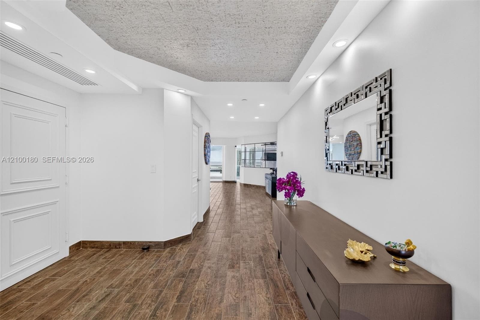 7000 Island Blvd 2409-2410 photo 2