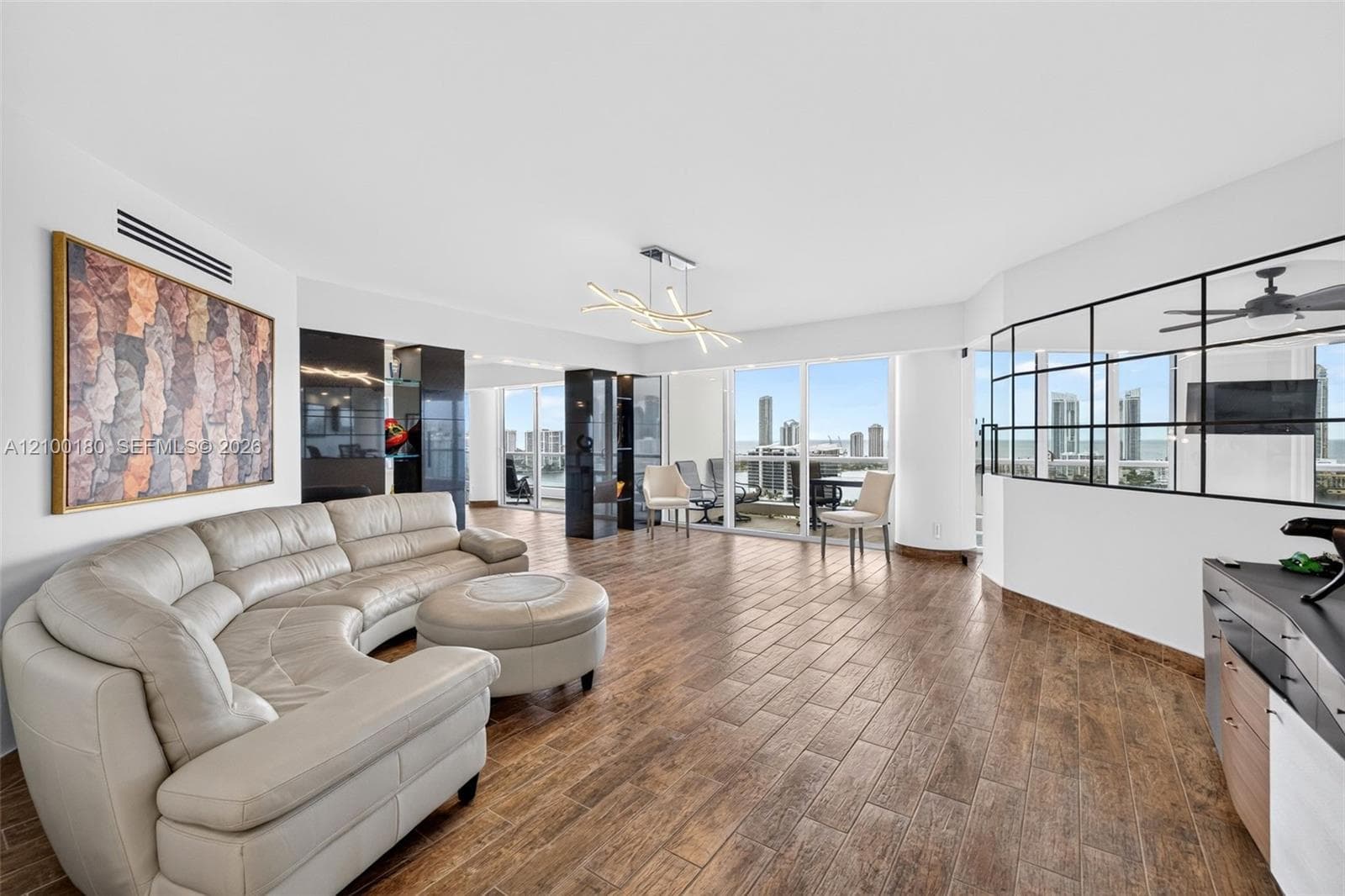 7000 Island Blvd 2409-2410 photo 3