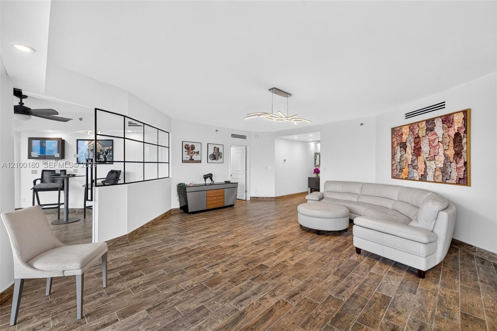7000 Island Blvd 2409-2410 photo 5