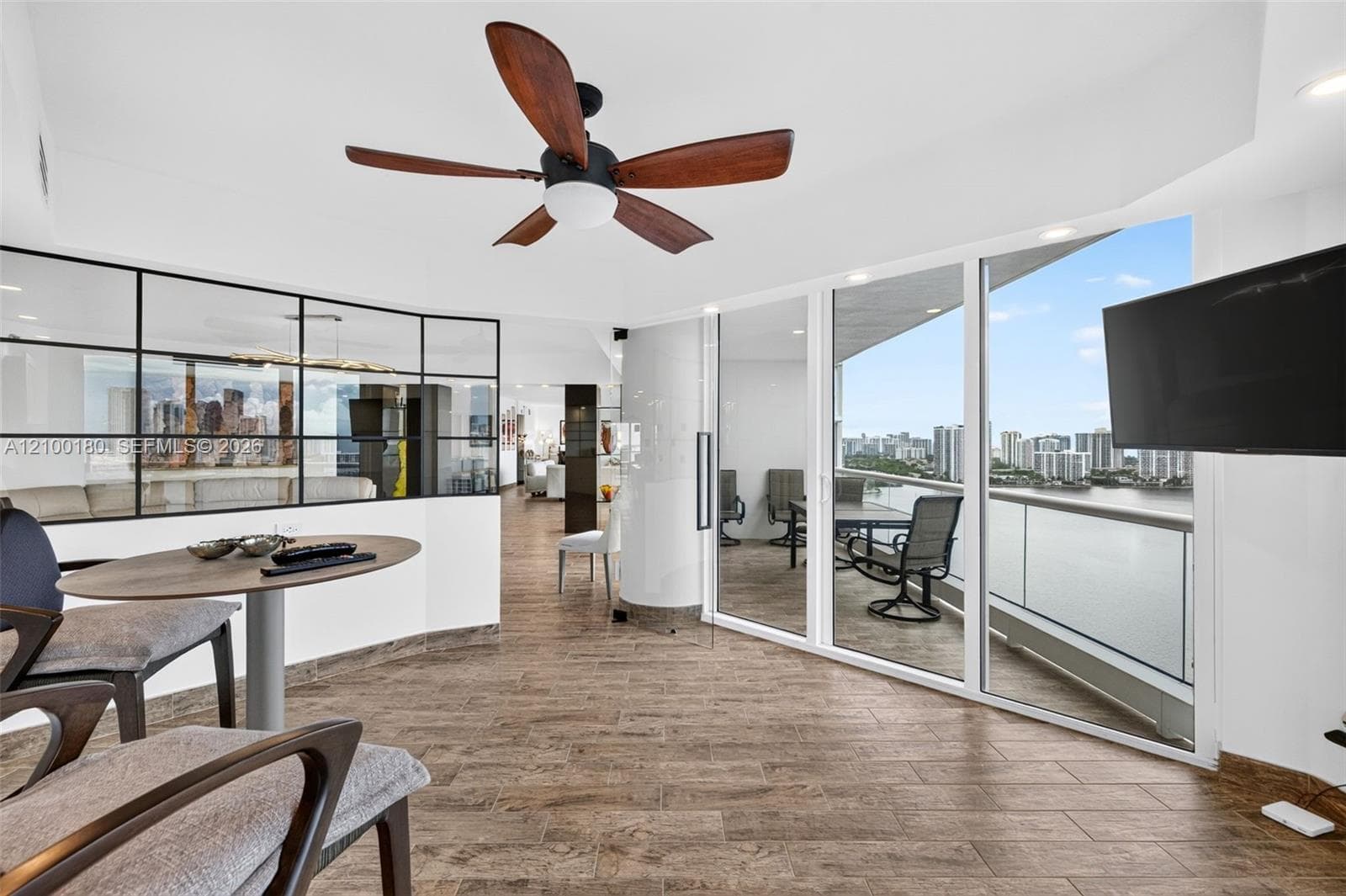 7000 Island Blvd 2409-2410 photo 9