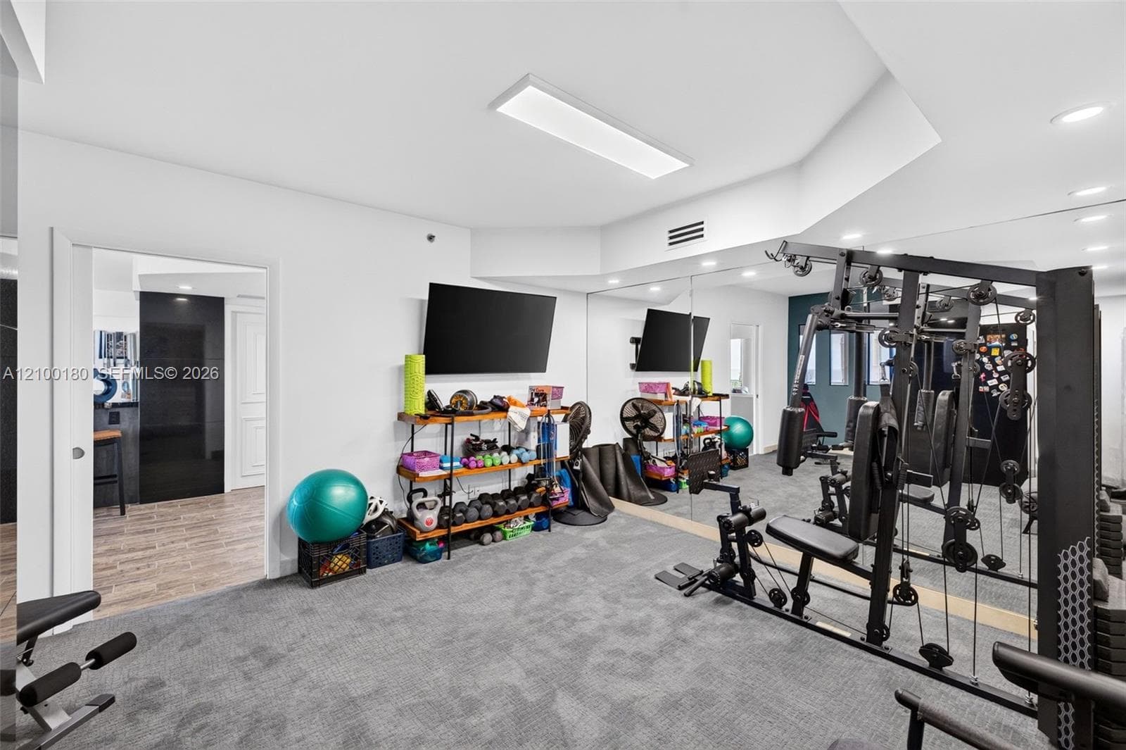 7000 Island Blvd 2409-2410 photo 24