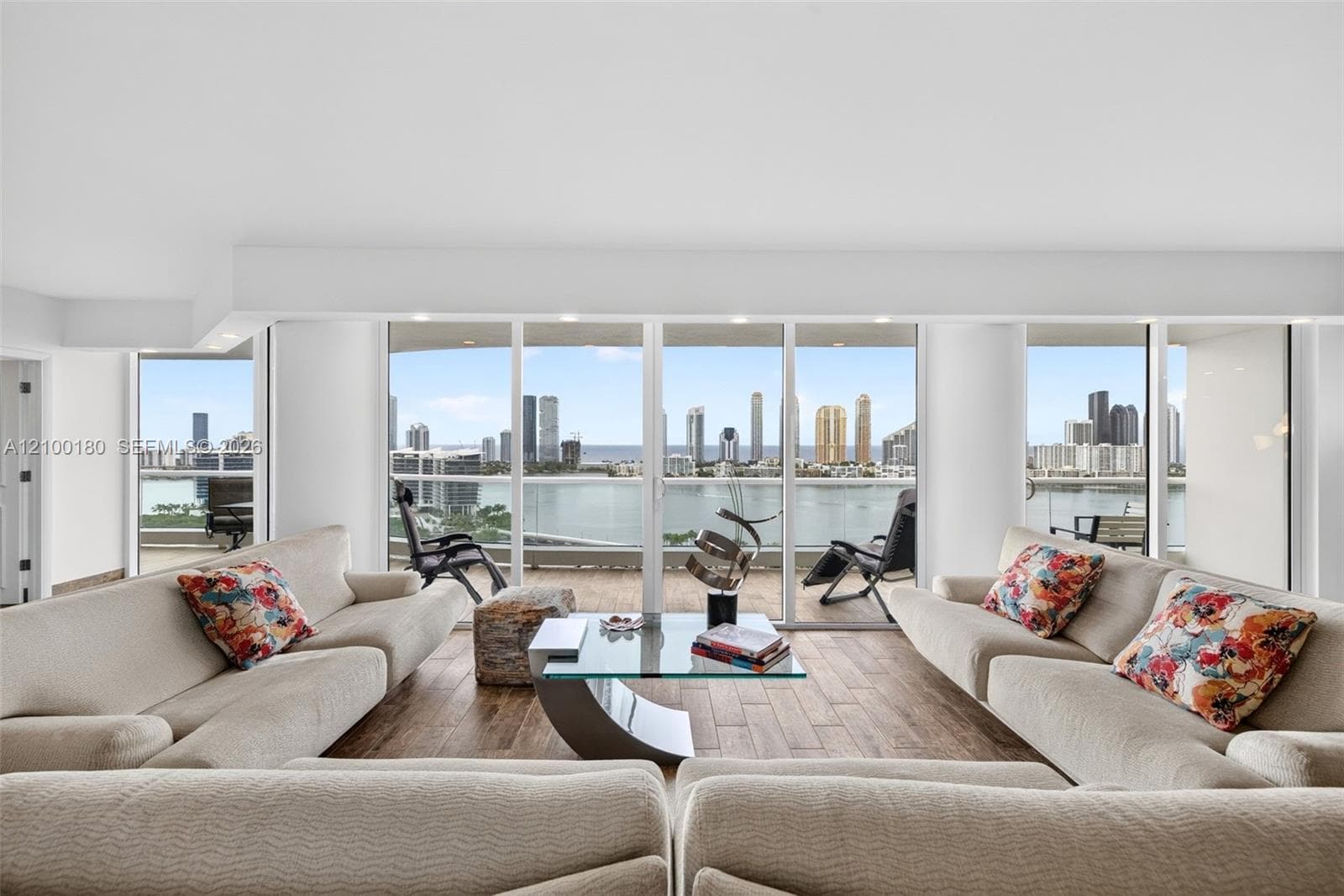 7000 Island Blvd 2409-2410 photo 18