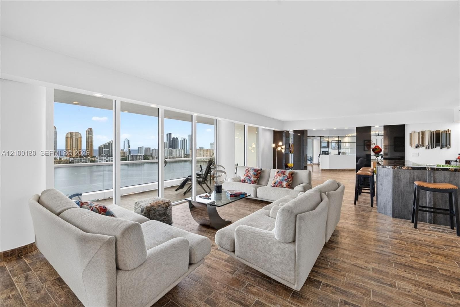 7000 Island Blvd 2409-2410 photo 15