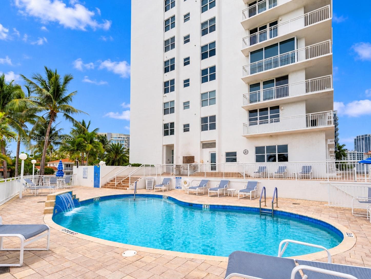 511 Bayshore Dr 310 photo 2