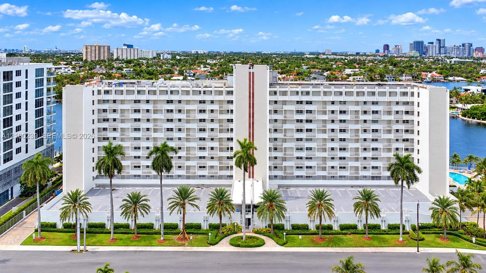 511 Bayshore Dr 310 photo 4
