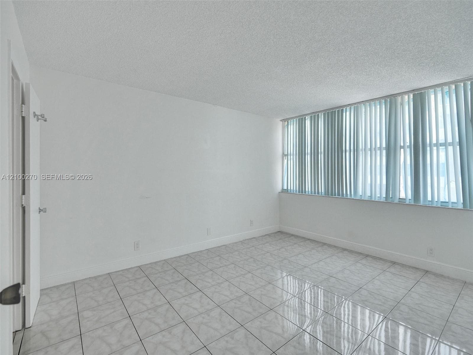 16570 NE 26th Ave 2C photo 23