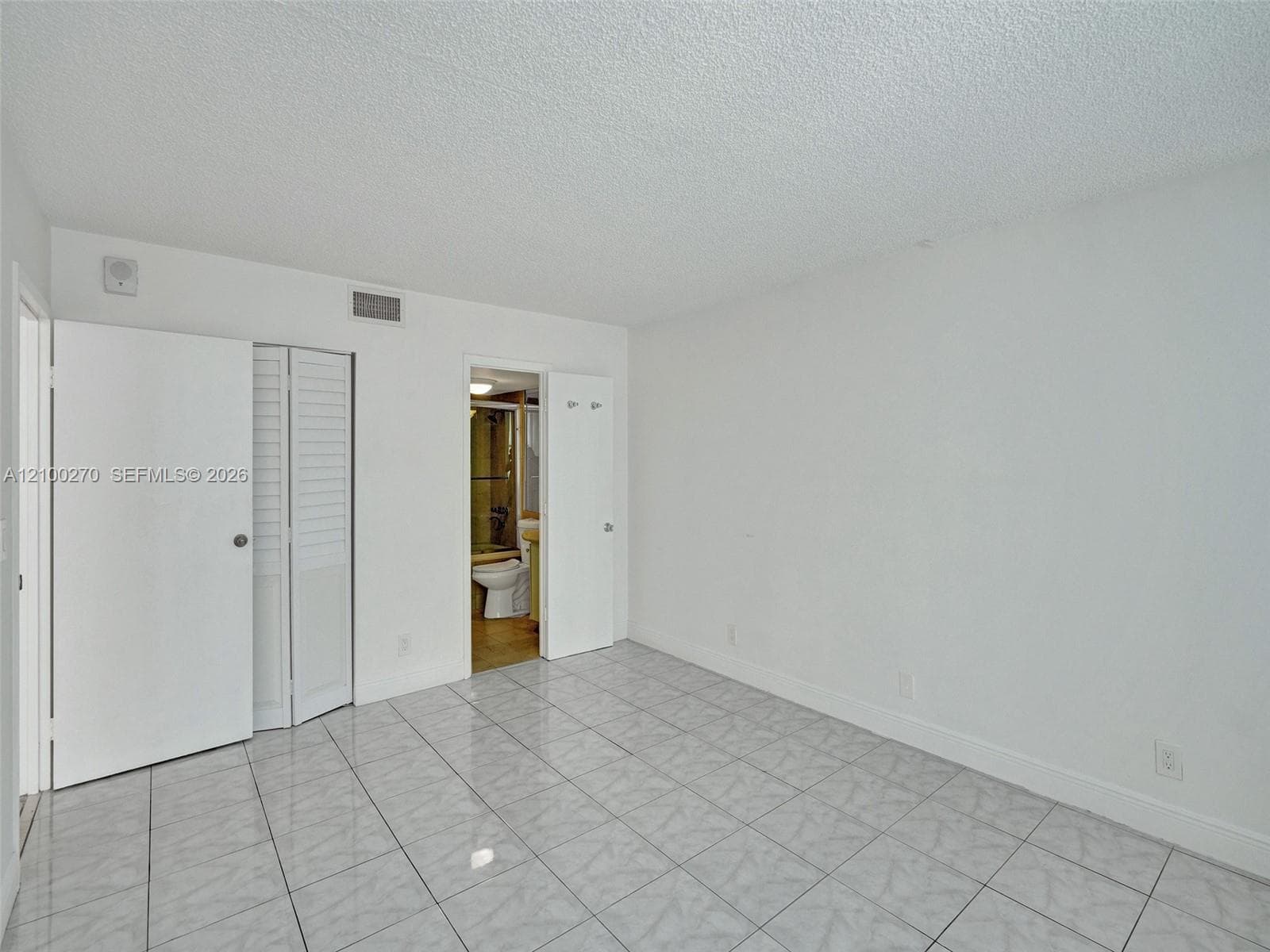16570 NE 26th Ave 2C photo 17