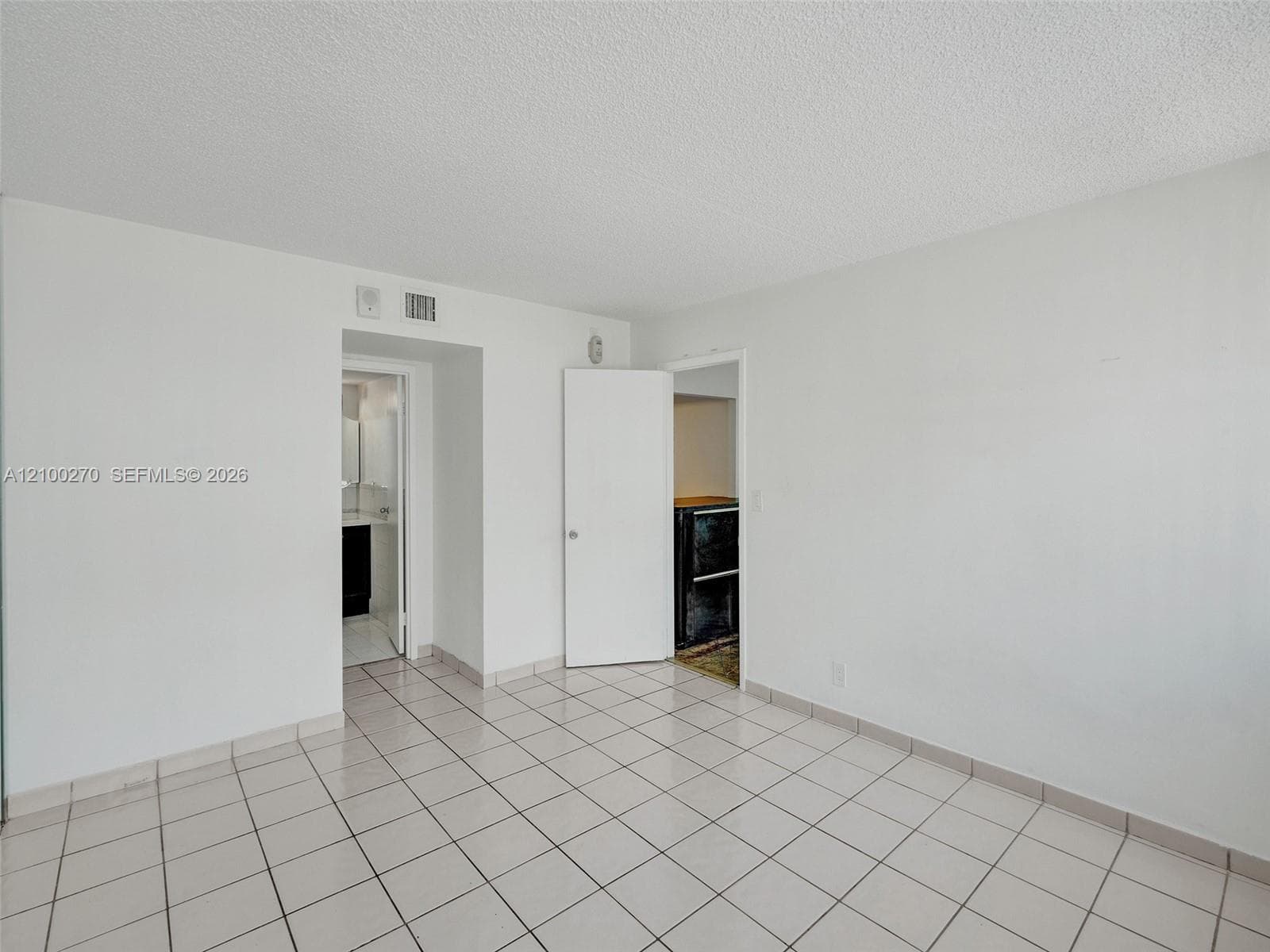 16570 NE 26th Ave 2C photo 24