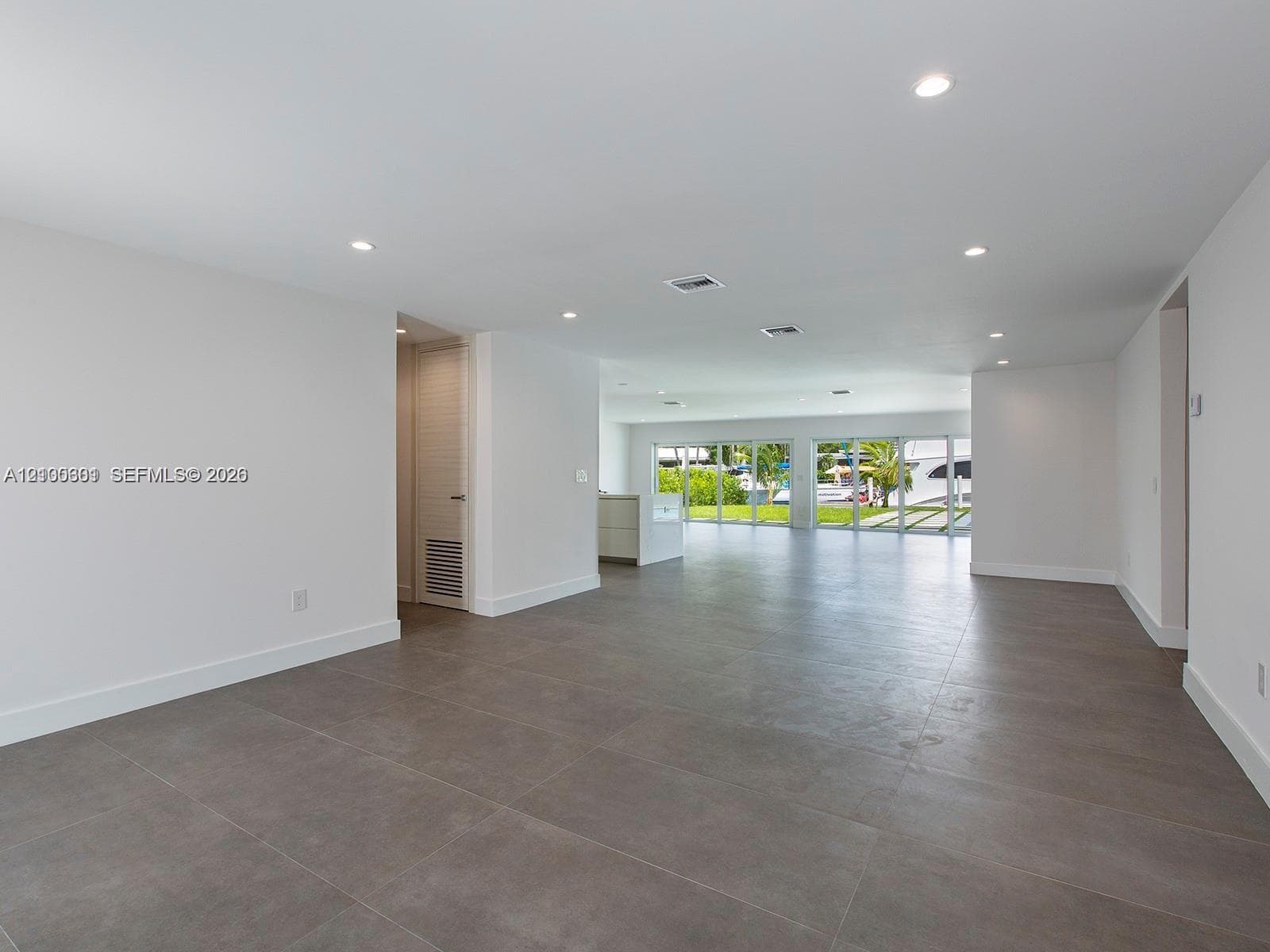 2025 Keystone Blvd photo 5