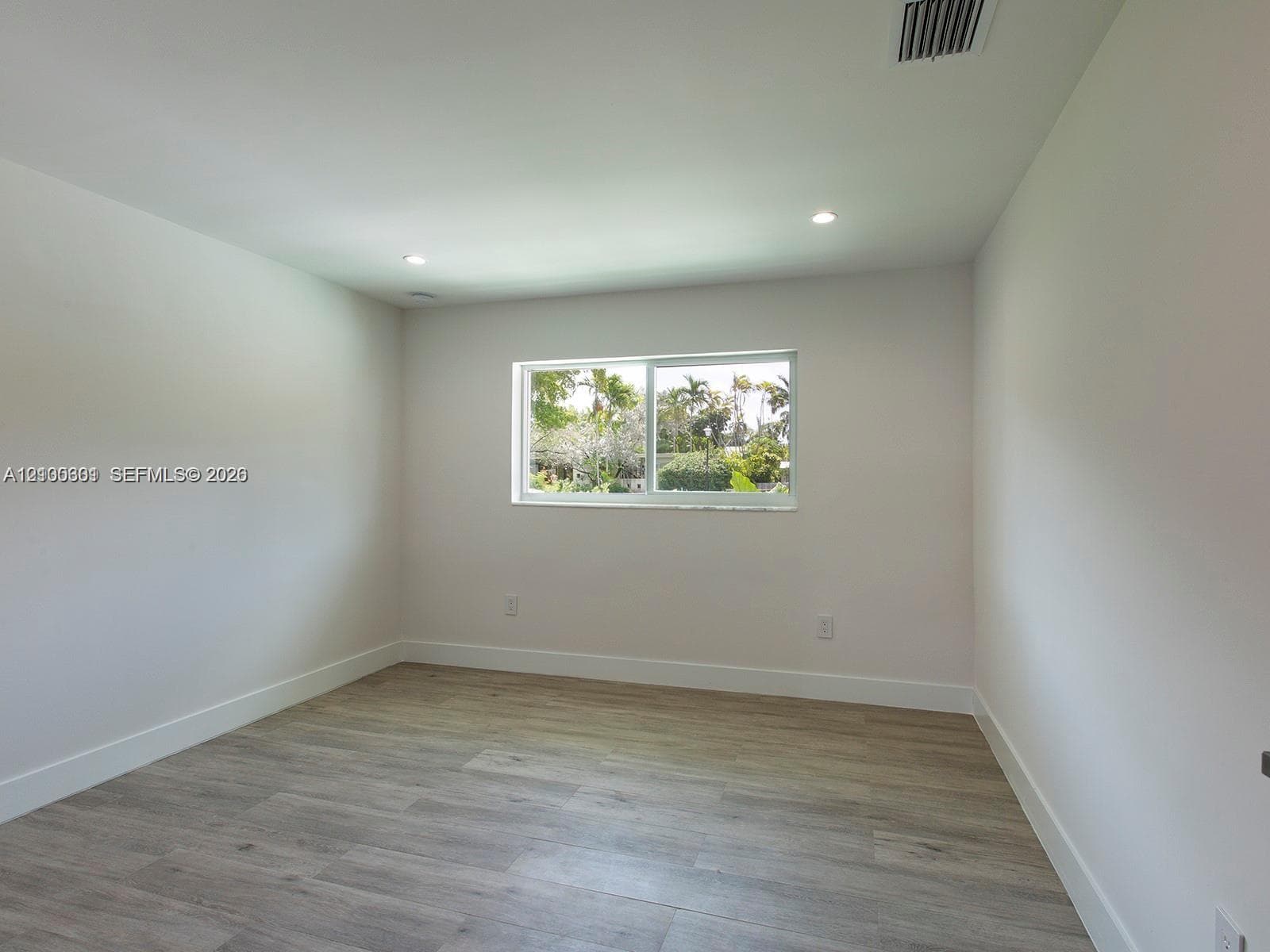 2025 Keystone Blvd photo 24