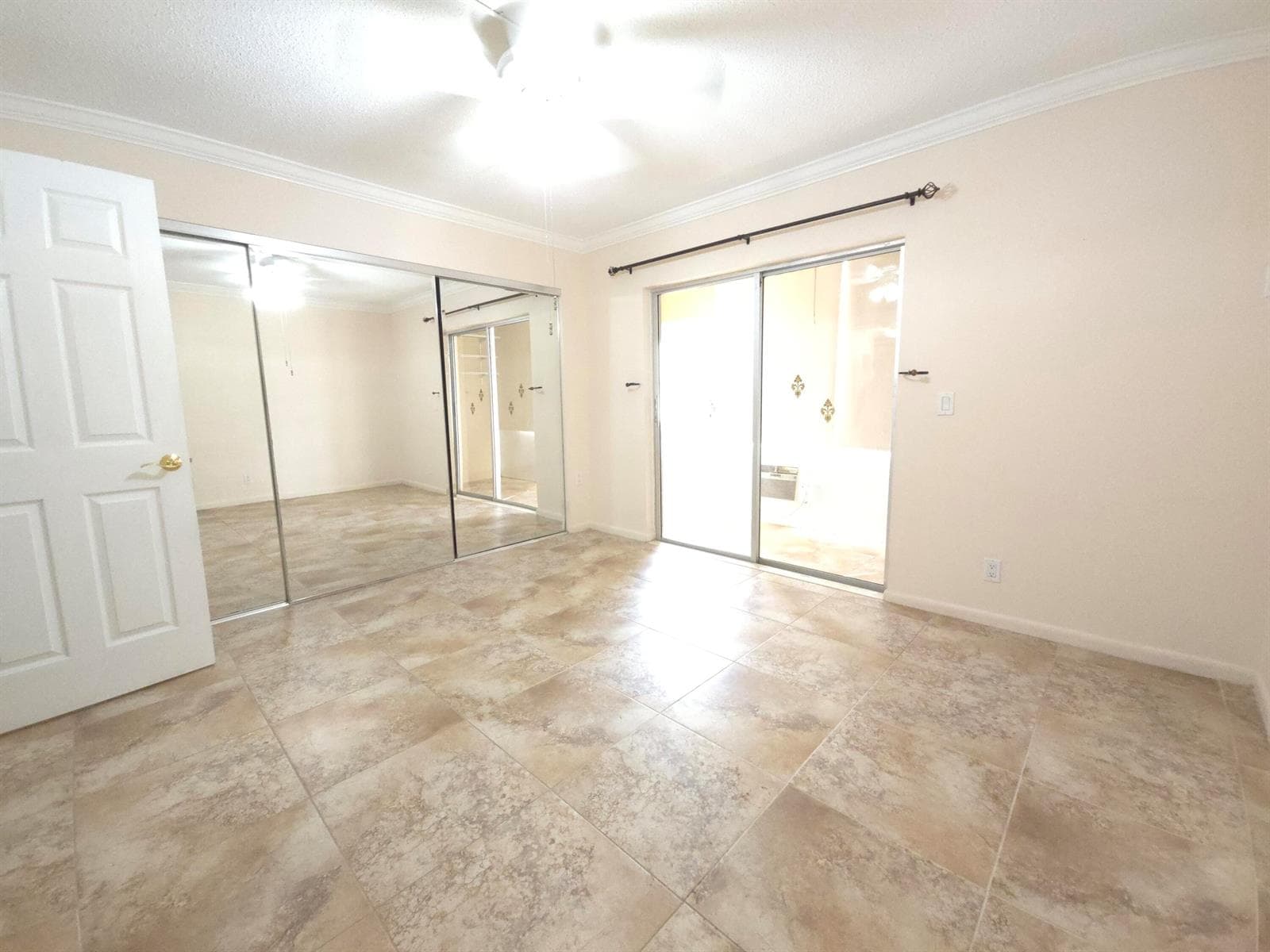 57 CAMDEN C photo 16