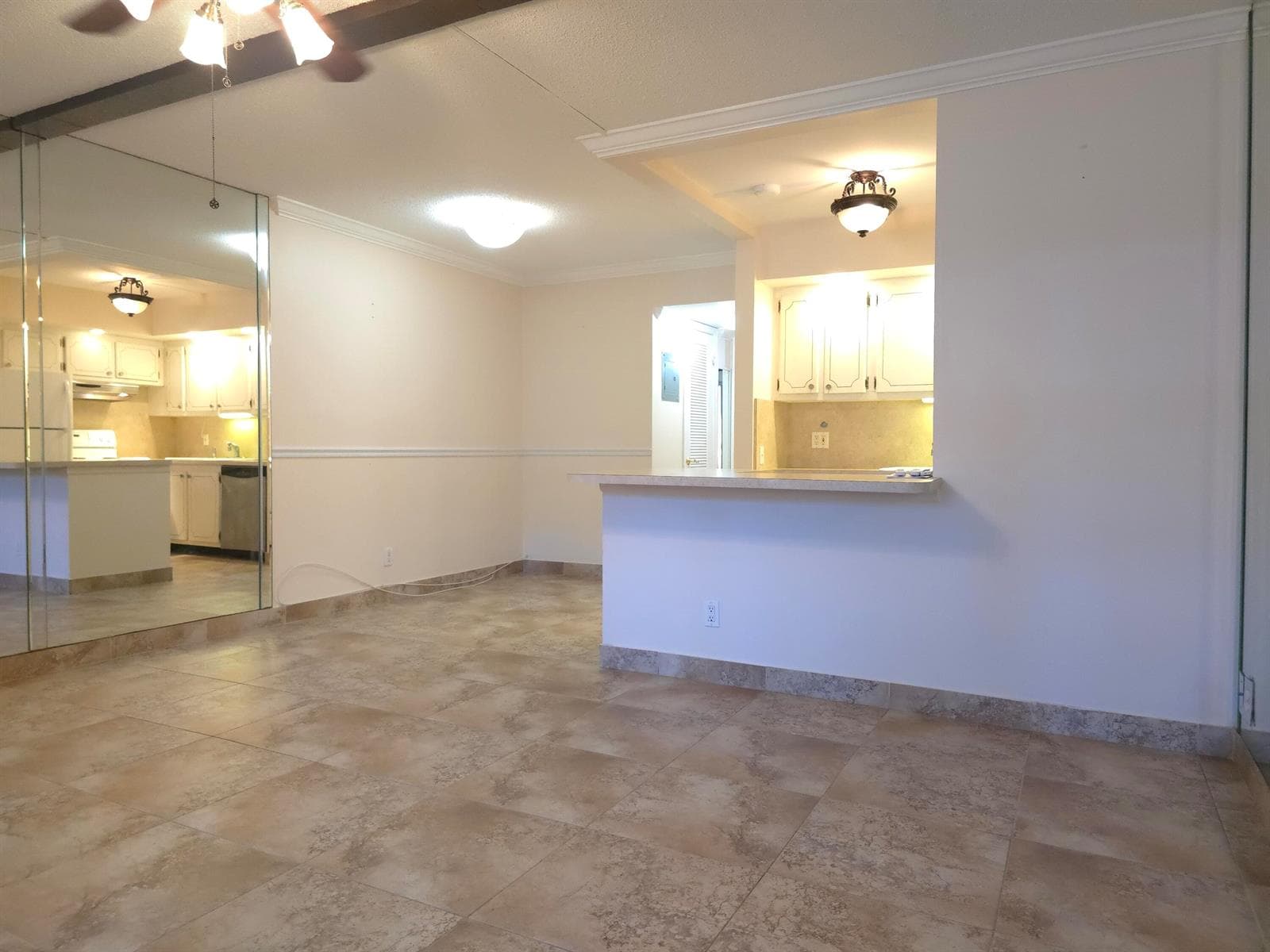 57 CAMDEN C photo 3