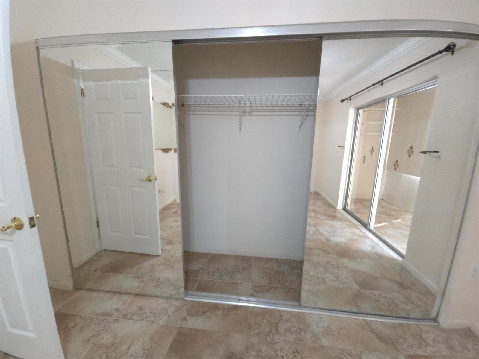 57 CAMDEN C photo 18