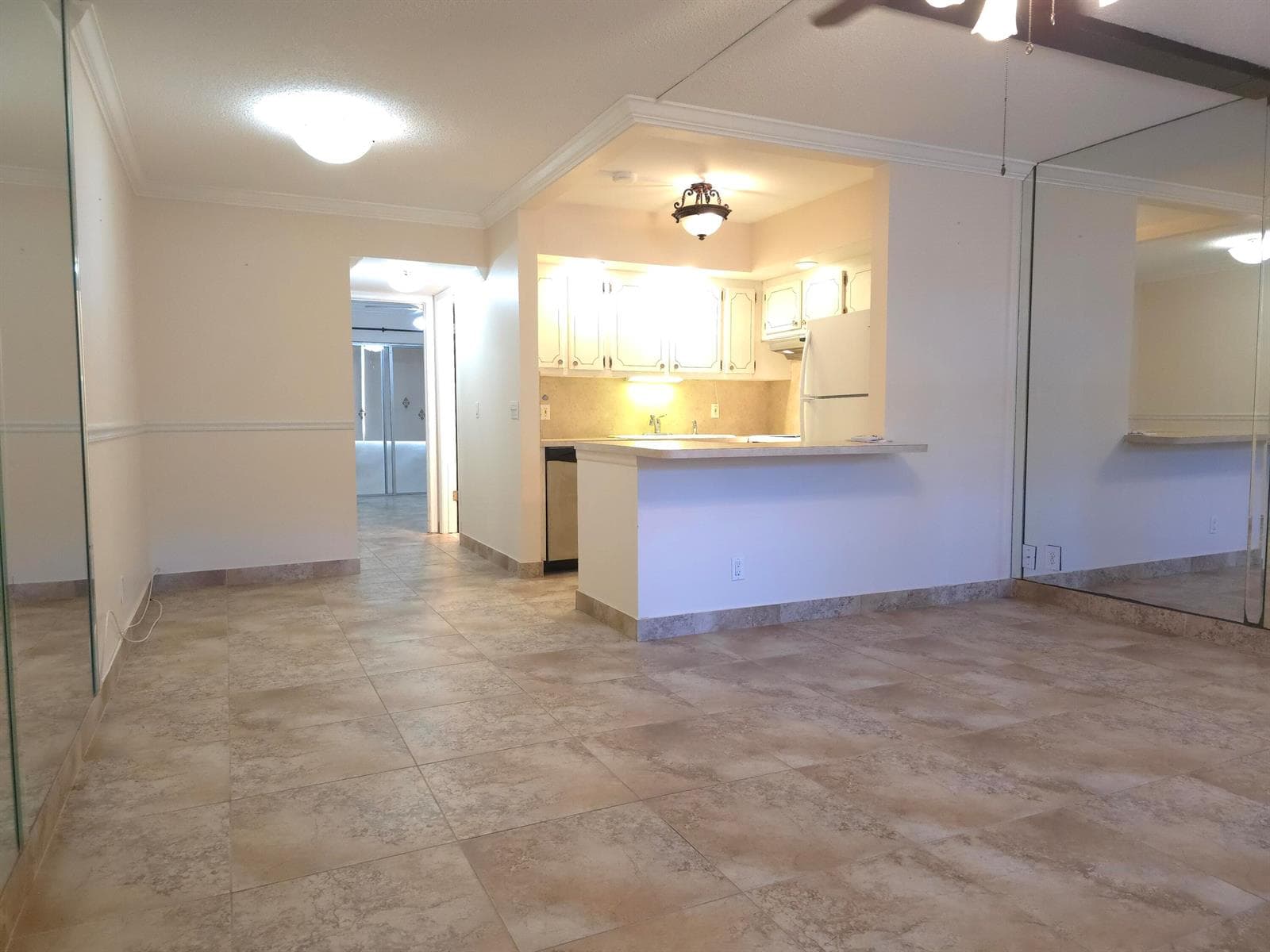 57 CAMDEN C photo 4