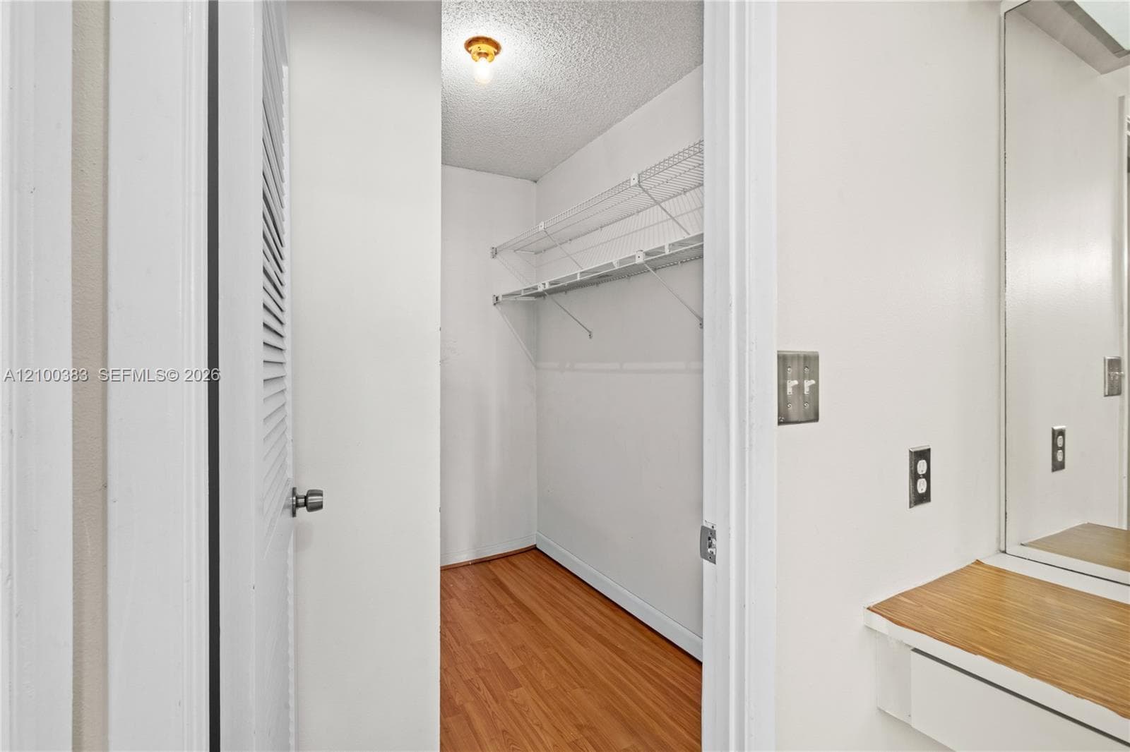 2500 PARKVIEW DR 517 photo 17