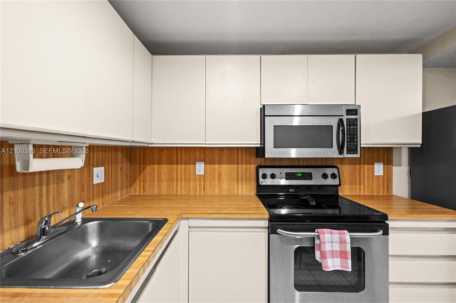2500 PARKVIEW DR 517 photo 12